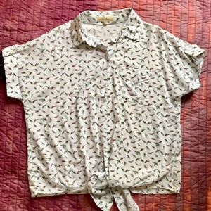 NWOT Button Up/Tie Up Bird Pattern Shirt